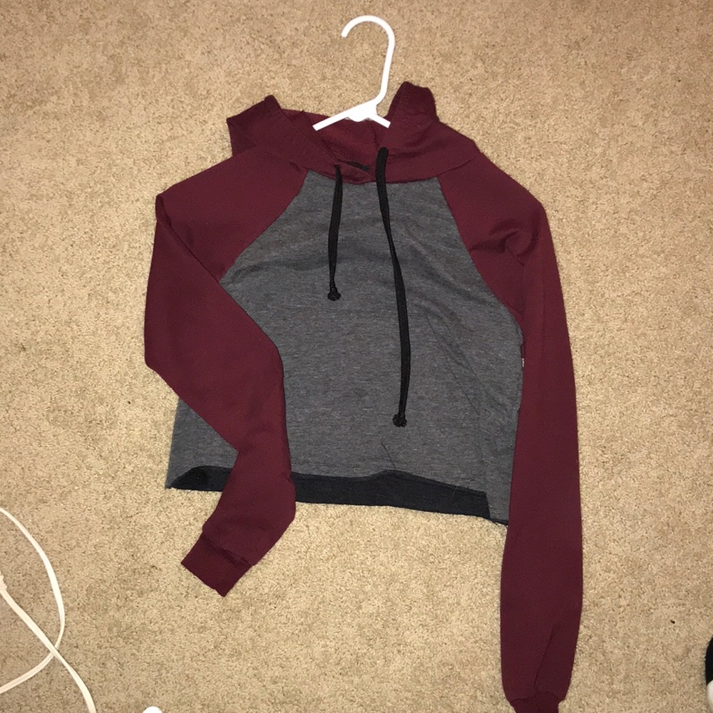 cropped sweatshirt